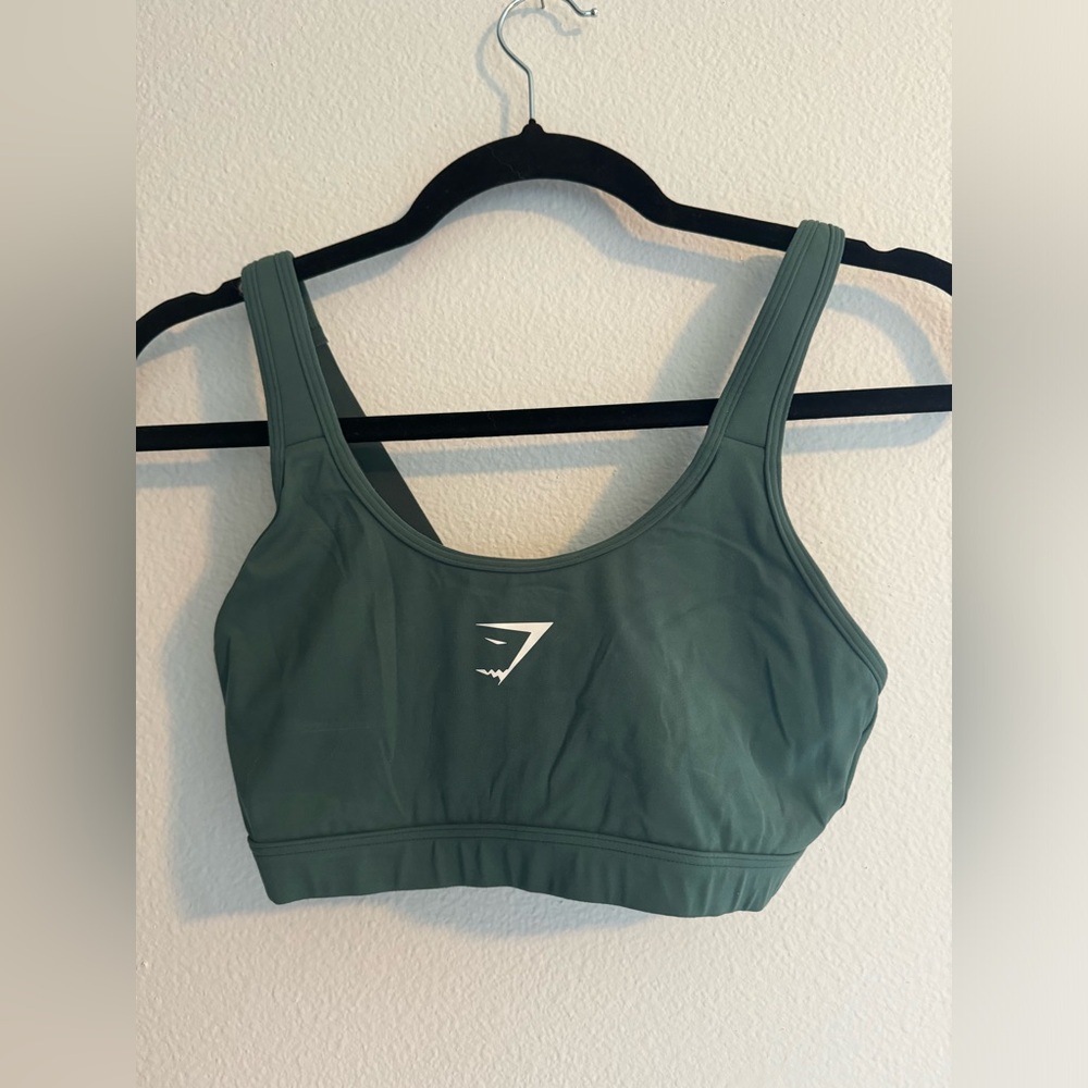 Gymshark scoop neck sports bra size small color green